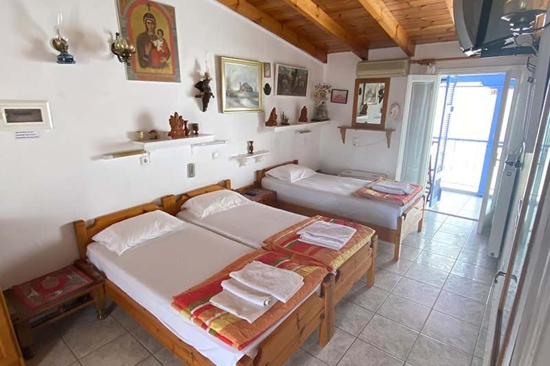 Nikos Rooms&Studios Poros Town Exterior foto